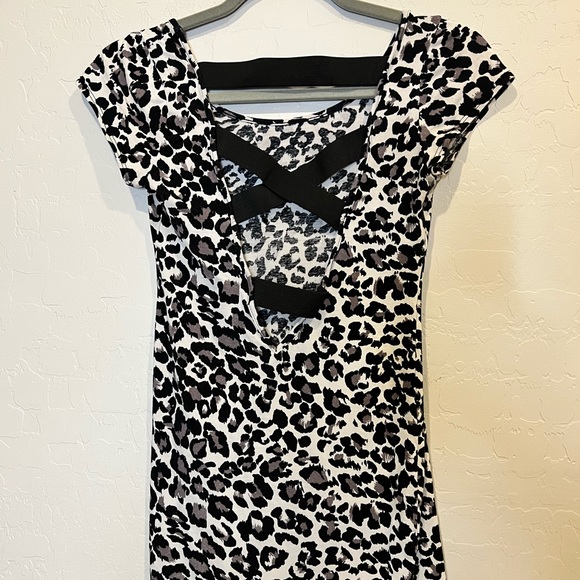 cant Dresses & Skirts - Animal print bodycon dress.